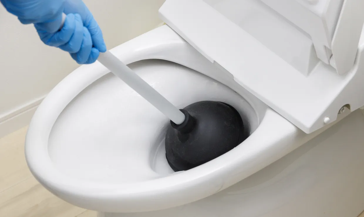 トイレ詰まりの基礎知識と解決法｜自分でできる方法から業者依頼の料金相場まで総まとめ